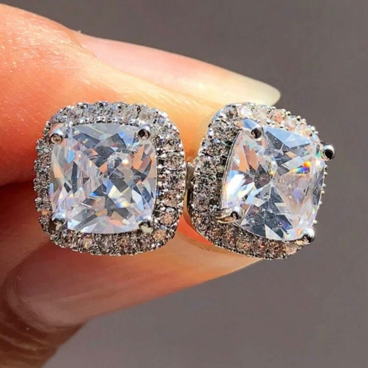 Valisse Studs