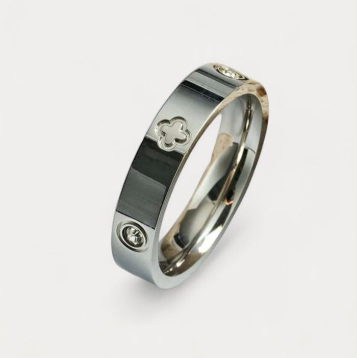 Fortuna Clover Ring