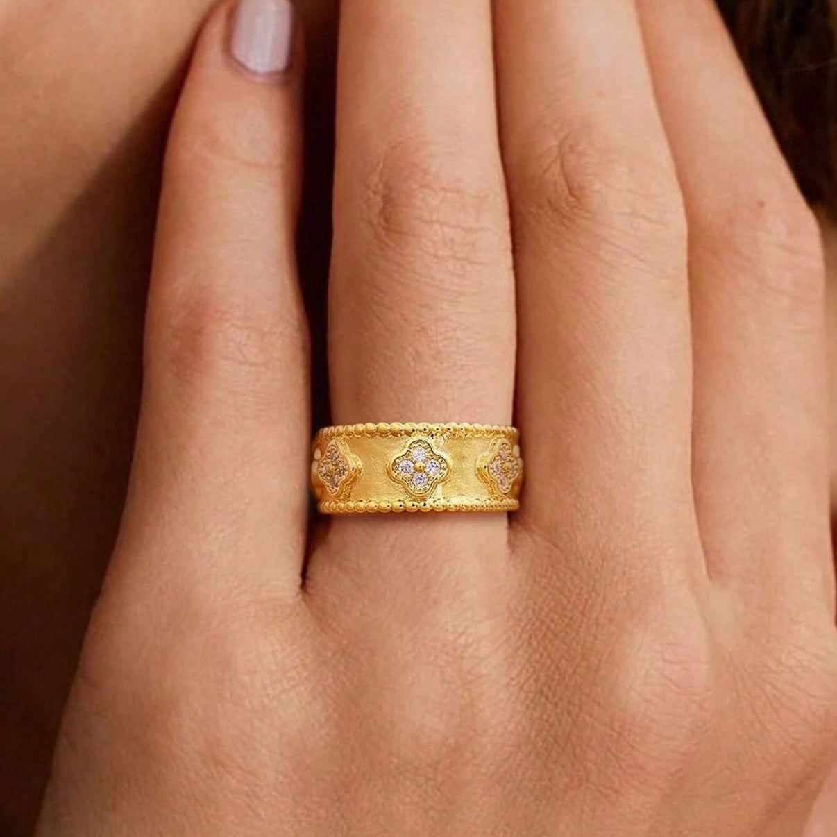 Alira Clover Ring